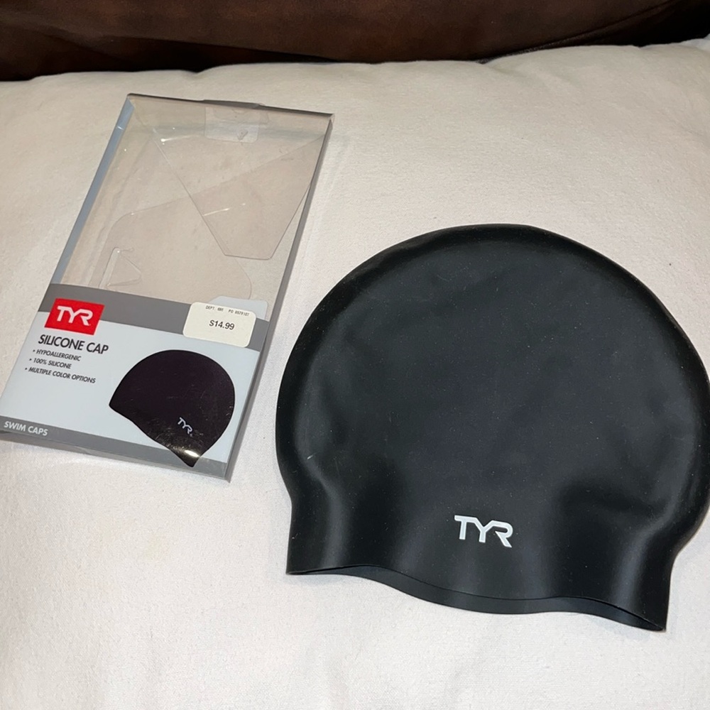 Silicone swim cap